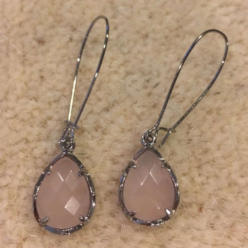 Kendra Scott drop earrings